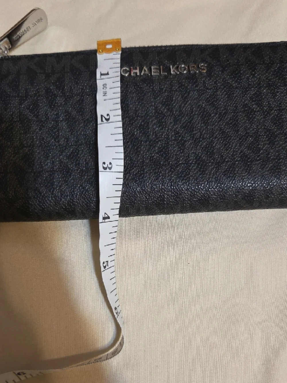 MICHAEL KORS Black Logo Zip Wallet NWOT - Picture 5 of 7